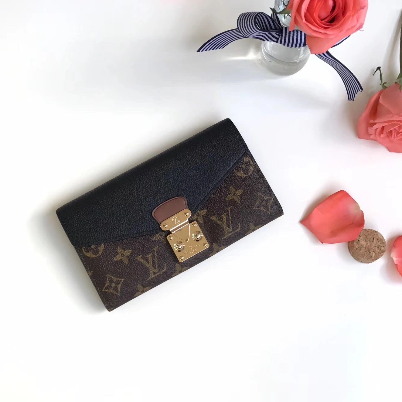 Louis wallet Vuitton Pallas 1223